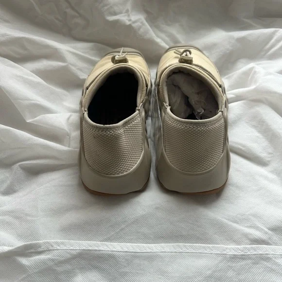 Keen Men's Tan Slip-On Sneakers - Picture 4 of 6